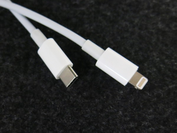 20W PD快充數(shù)據(jù)線，Type-C接口，支持多種快充協(xié)議